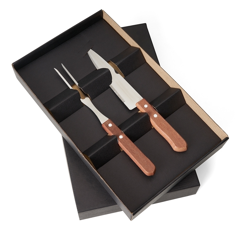 Kit Churrasco Personalizado 3 Peças em Estojo de Papel Kraft com Tábua